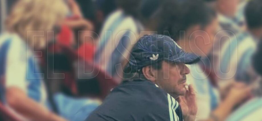 Javier Faroni presencia el partido de Argentina vs Cabo Verde durante el Mundial